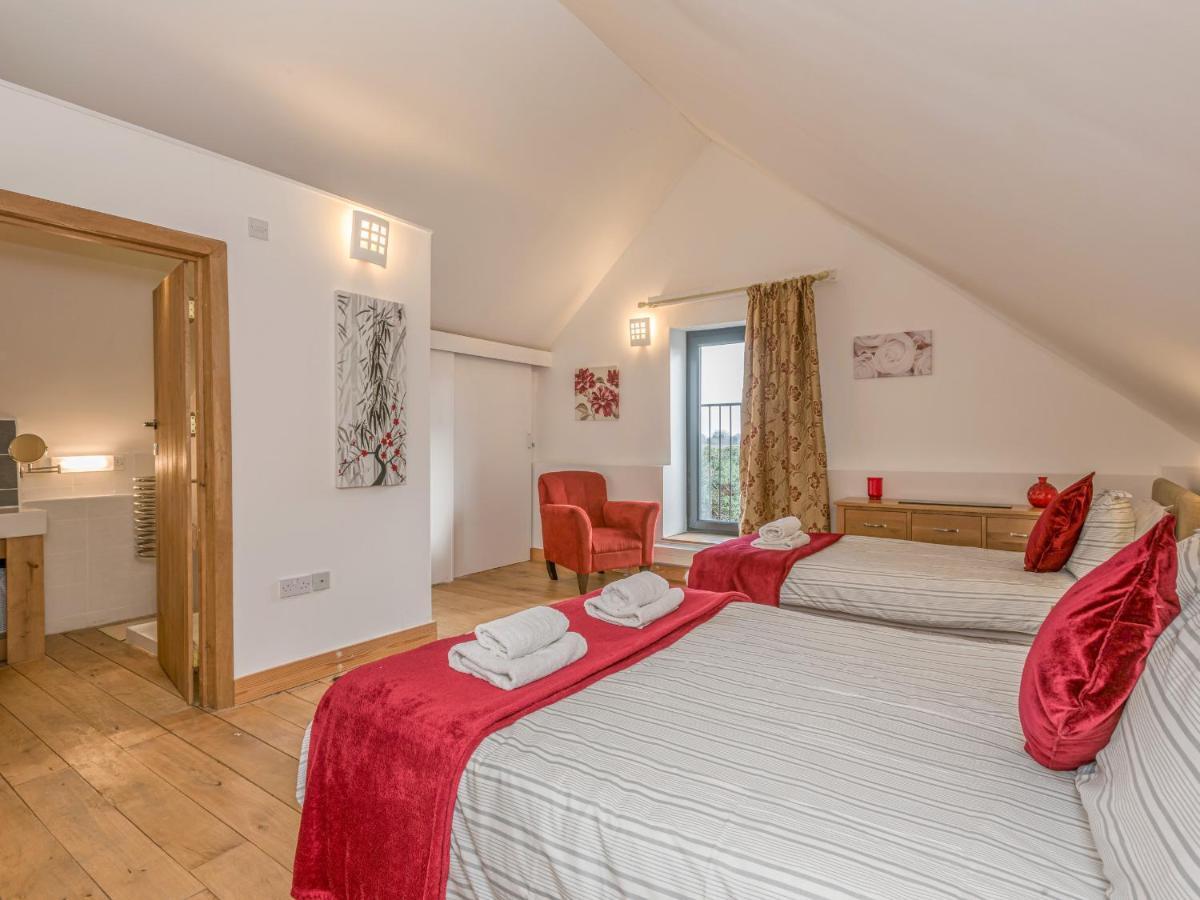 Flint Barn Villa Норт Уолшам Екстериор снимка