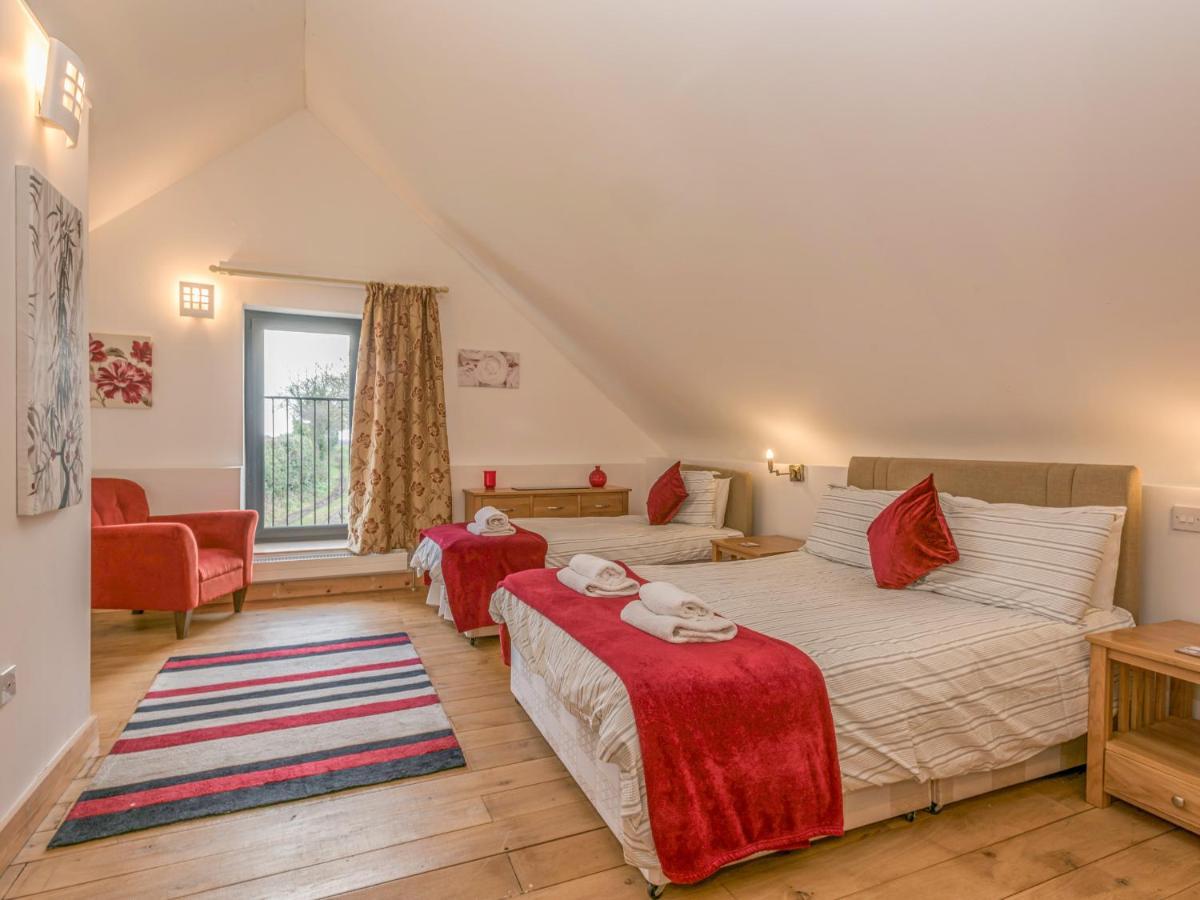 Flint Barn Villa Норт Уолшам Екстериор снимка