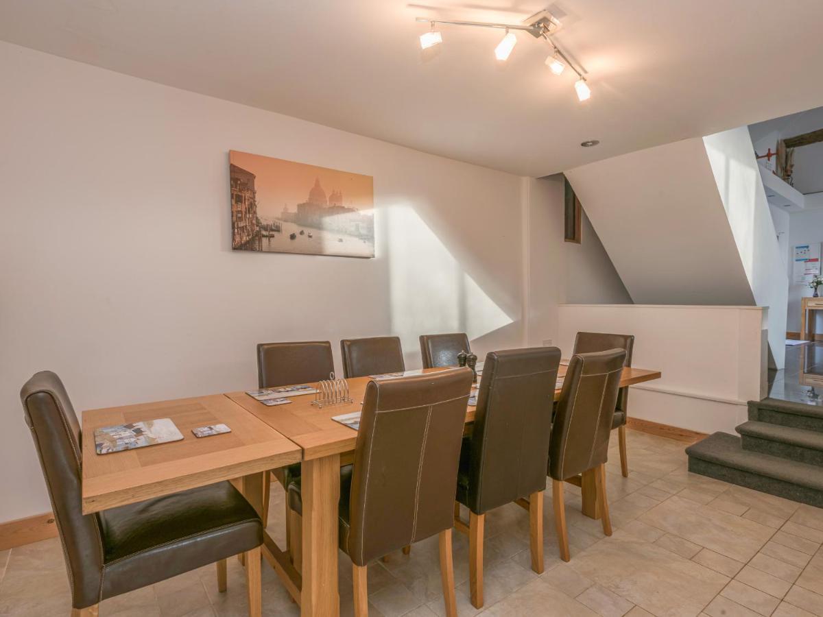 Flint Barn Villa Норт Уолшам Екстериор снимка