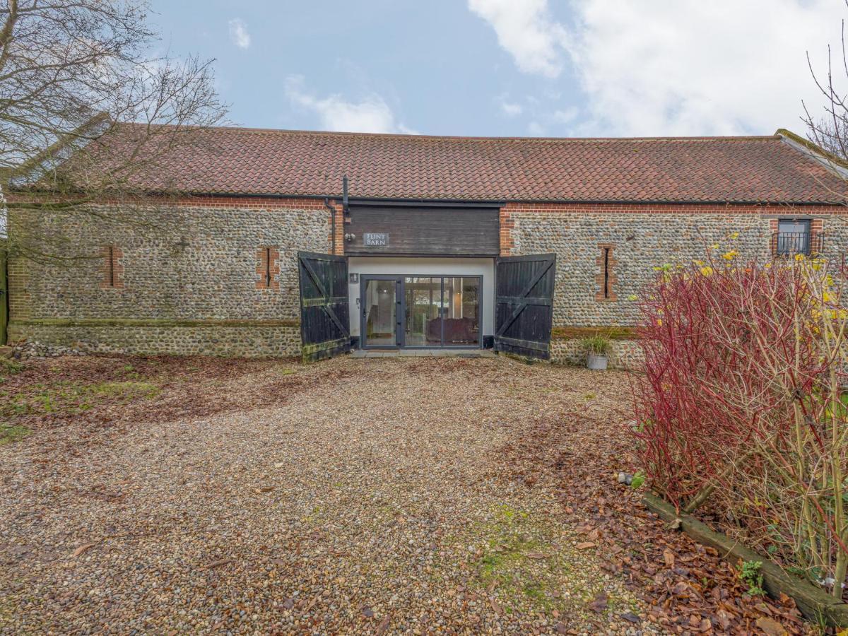 Flint Barn Villa Норт Уолшам Екстериор снимка